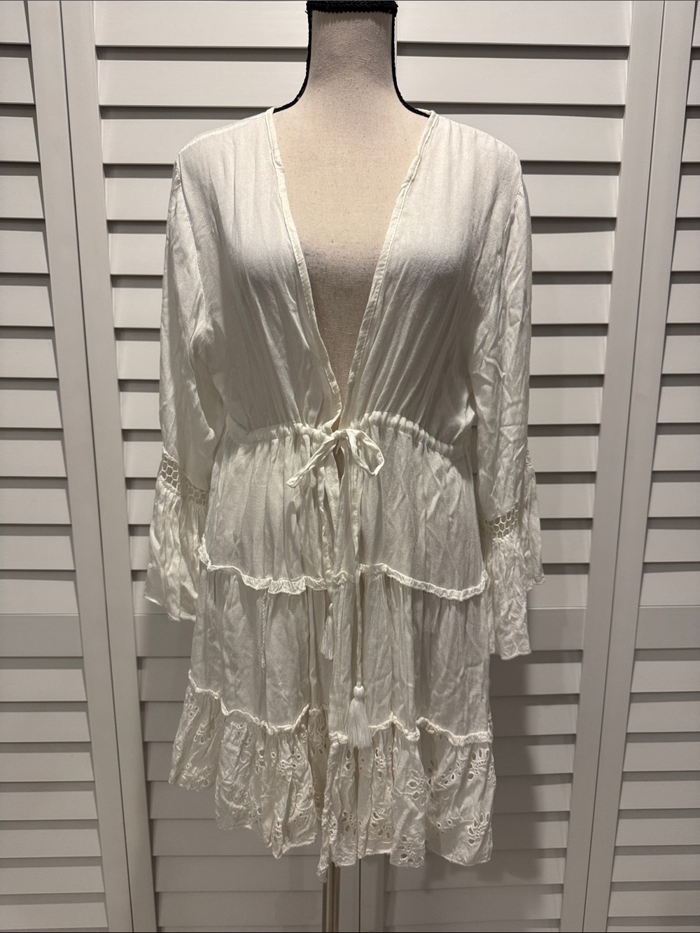 Raviya NWT White Tie-Front Lace Tiered Swim Cover-Up